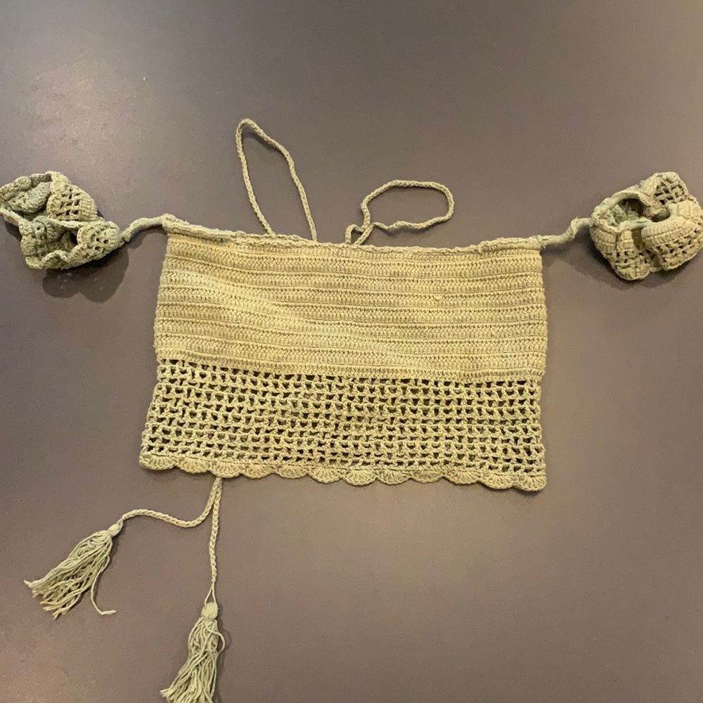 Andi bagus crochet off the shoulder top. M/L